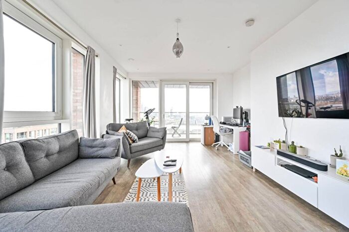 2 Bedroom Flat To Rent In Bailey Street, Rotherhithe, London, SE8