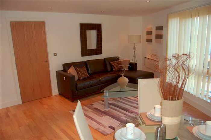 1 Bedroom Apartment To Rent In McClure House Leeds Dock, LS10