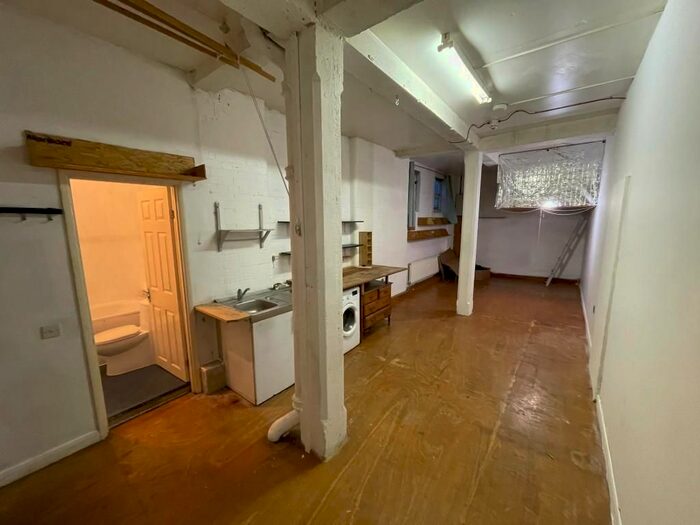 Studio To Rent In Rendlesham Road, Hackney E5