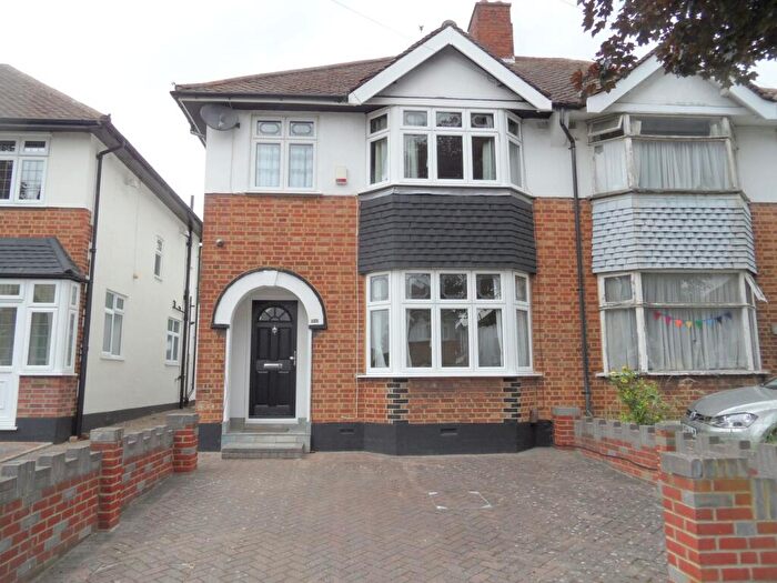 3 Bedroom Semi-Detached House To Rent In Dairsie Road, Eltham, London, SE9