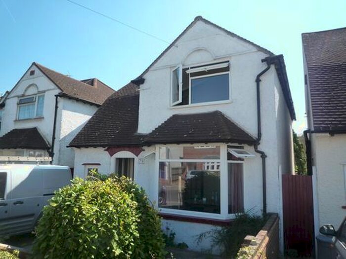 5 Bedroom Semi-Detached House To Rent In Weston Road, Guildford, GU2