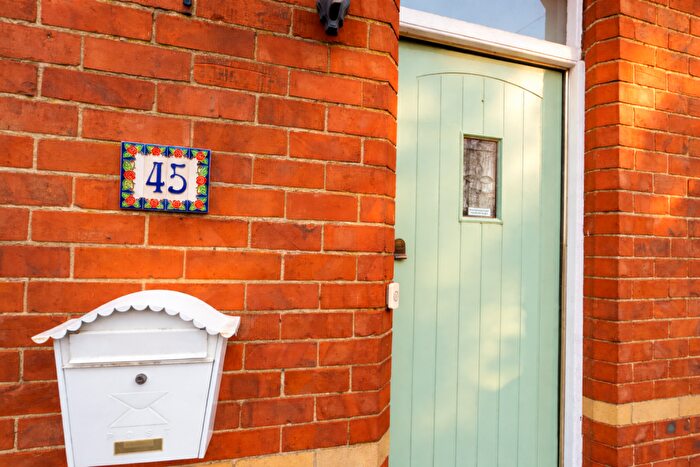 3 Bedroom Detached House For Sale In Imber Road, Warminster, BA12