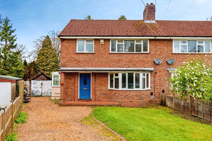 3 Bedroom Semi Detached House For Sale In Lordswood Close, Southampton, Hampshire, SO16