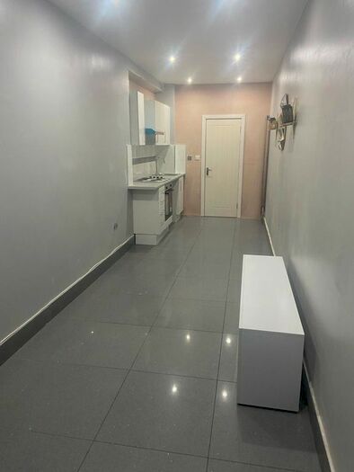Studio To Rent In Chadwel Heath, RM6