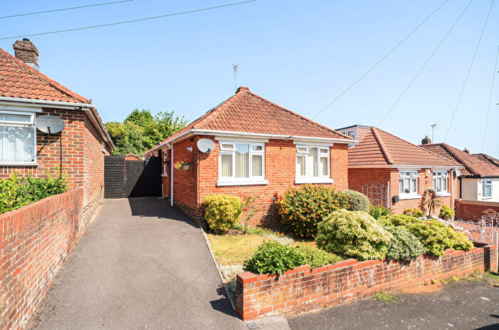 3 Bedroom Bungalow For Sale In Litchfield Road, Midanbury, Southampton, Hampshire, SO18