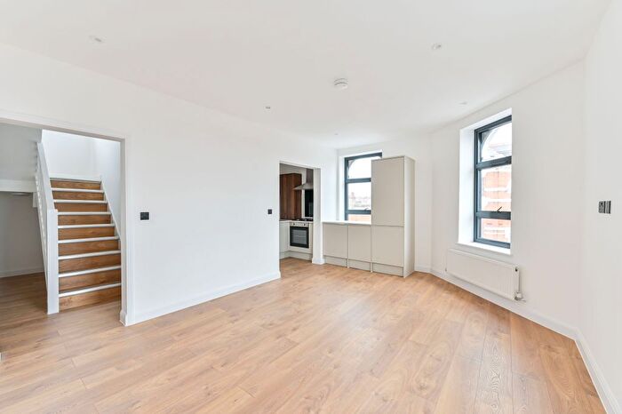 1 Bedroom Flat To Rent In Upper Tooting Road, London, SW17