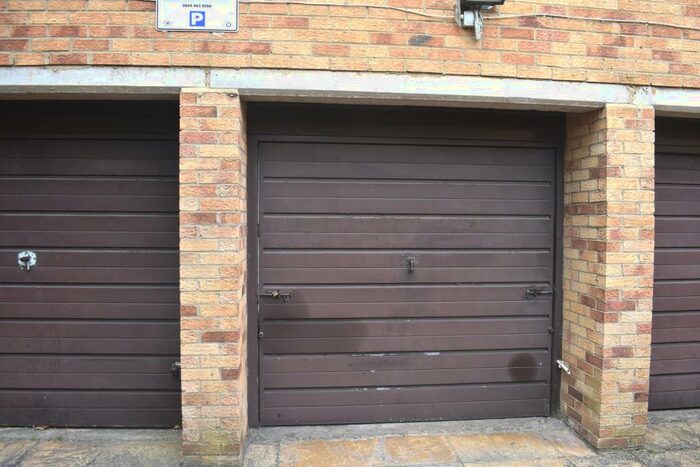 Garage / Parking To Rent In Brunel Close London, SE19