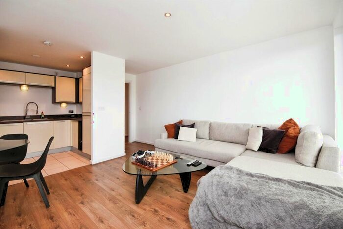 1 Bedroom Flat For Sale In Marconi Plaza, City Centre, Chelmsford, CM1