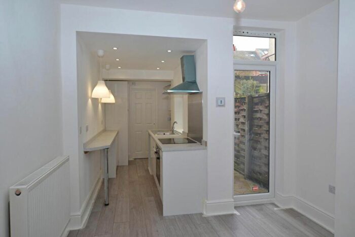 2 Bedroom House To Rent In Peel Street, DE22