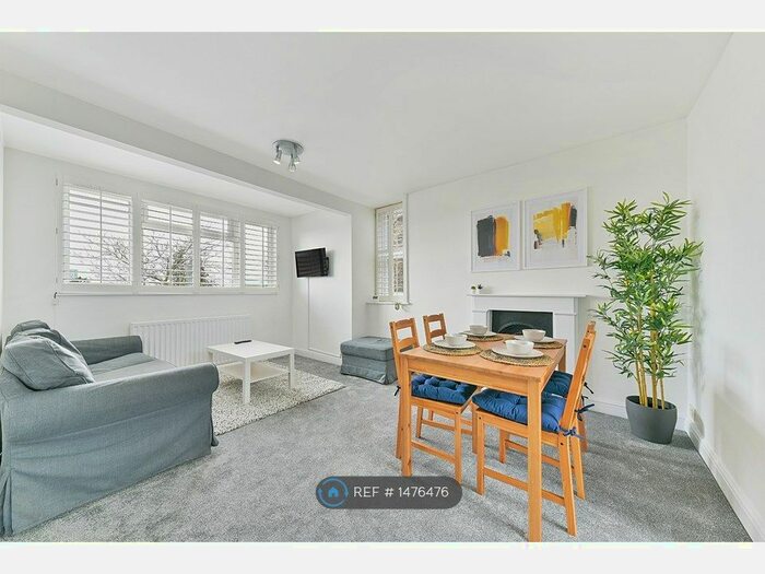 2 Bedroom Flat To Rent In Longley Road, London, SW17