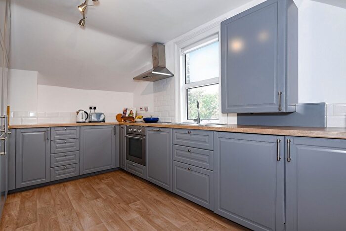 1 Bedroom Flat To Rent In Werter Road, Putney, London, SW15