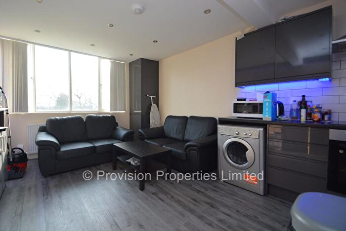 4 Bedroom Flat To Rent In Montpelier Terrace, Hyde Park, Leeds, LS6