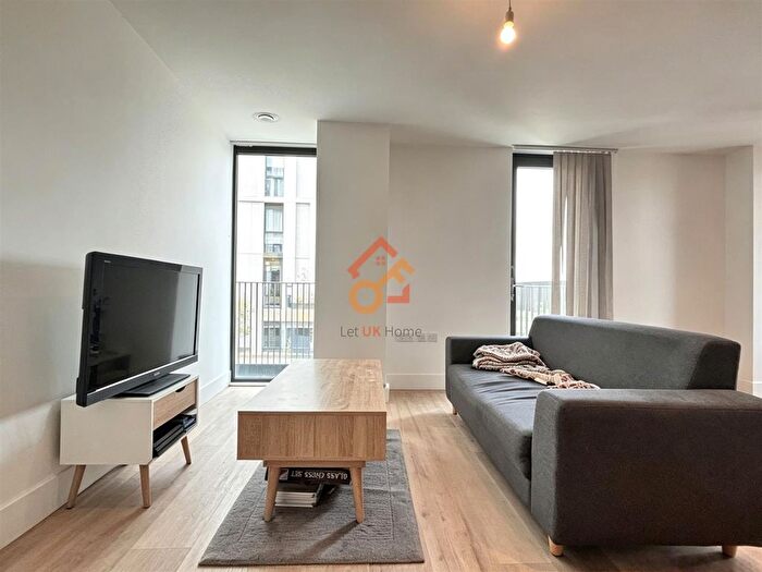 3 Bedroom Flat To Rent In Malt House, Barley Lane, London, E15