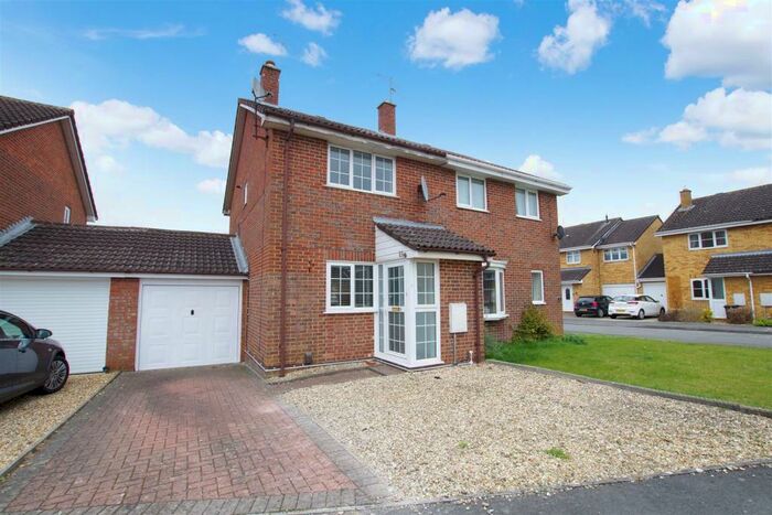 2 Bedroom Semi-Detached House To Rent In Foxglove Road, Haydon Wick, SN25