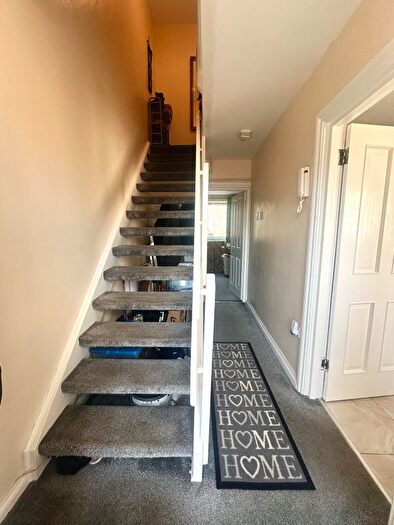 2 Bedroom Maisonette To Rent In Ardent House, Roman Road, London, Greater London, E3