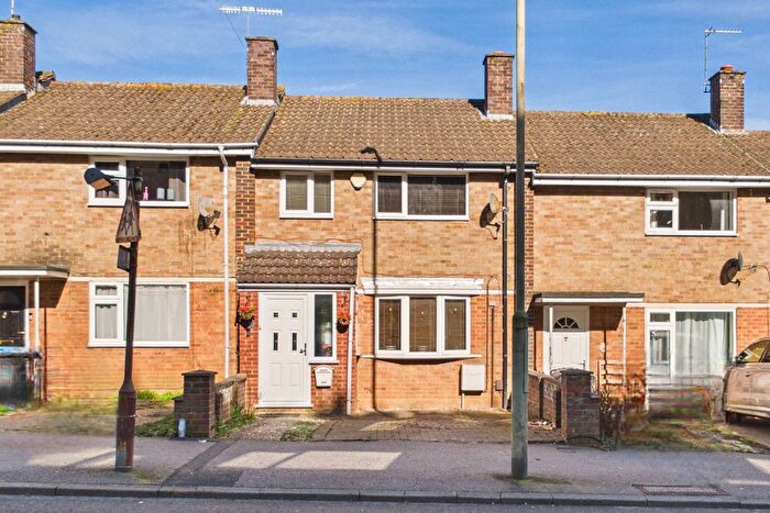 2 Bedroom Terraced House For Sale In Gadebridge Road, Hemel Hempstead, HP1