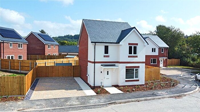 3 Bedroom Detached House For Sale In Maes Dulais, Llanidloes Road, Newtown, Powys, SY16