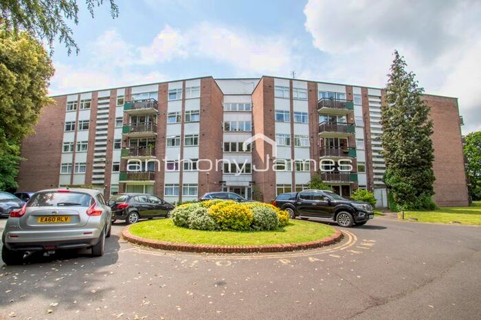 2 Bedroom Flat To Rent In Kemnal Road, Chislehurst, BR7