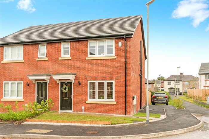 3 Bedroom Semi-Detached House For Sale In Buxton Close, Burnley, Lancashire, BB10