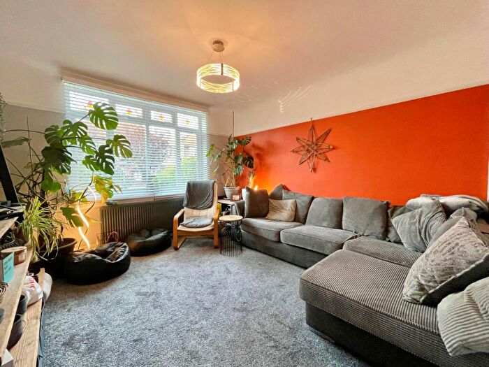 3 Bedroom Detached House For Sale In Pearson Avenue, Poole, BH14