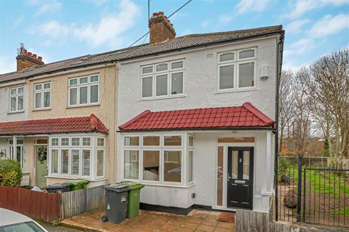 3 Bedroom End Of Terrace House For Sale In Malyons Road, Ladywell, SE13