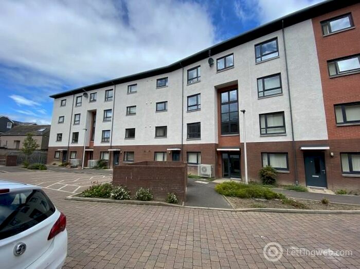 2 Bedroom Flat To Rent In Primrose Place, Alloa, FK10