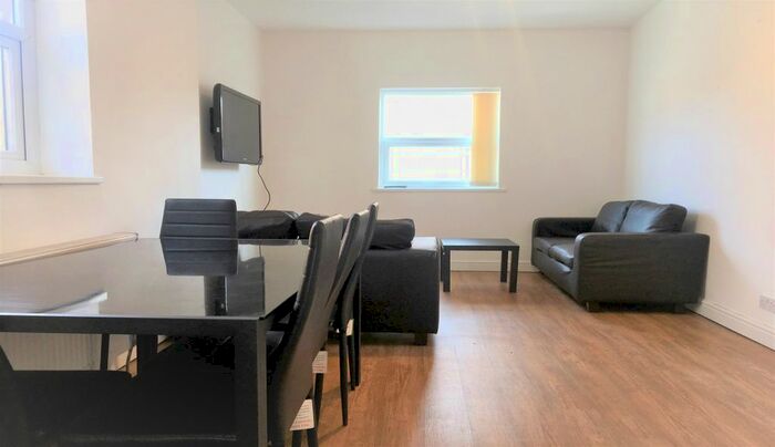 5 Bedroom Maisonette To Rent In Heaton Road, Heaton, Newcastle Upon Tyne, NE6