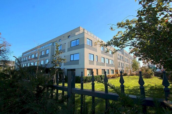 2 Bedroom Flat To Rent In West Plaza, Town Lane, Stanwell, Surrey, TW19
