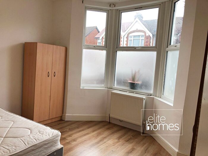 1 Bedroom Flat To Rent In Tillotson Road, London, N9