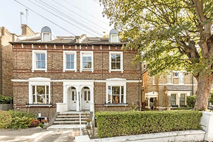 2 Bedroom Flat To Rent In Amyand Park Road, Twickenham, TW1