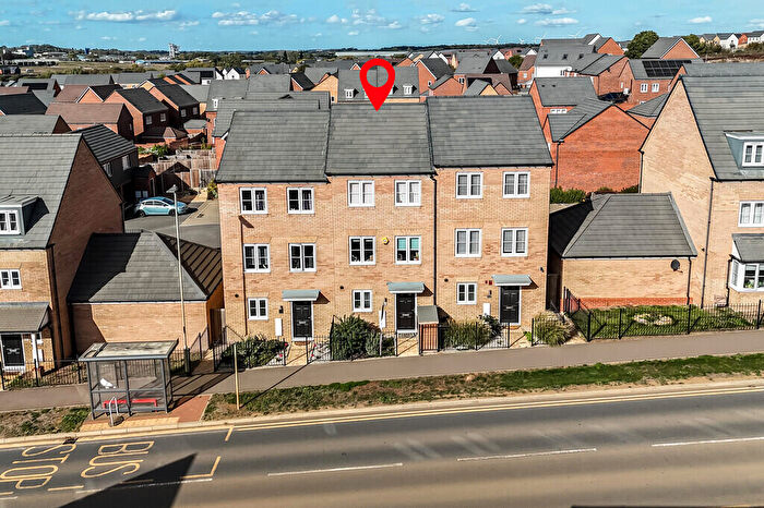 3 Bedroom Town House For Sale In Driver Way, Wellingborough, NN8