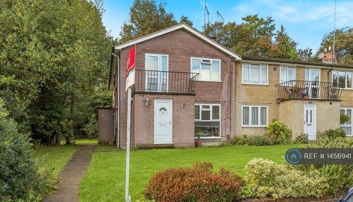 2 Bedroom Flat To Rent In Lower Camden, Chislehurst, BR7