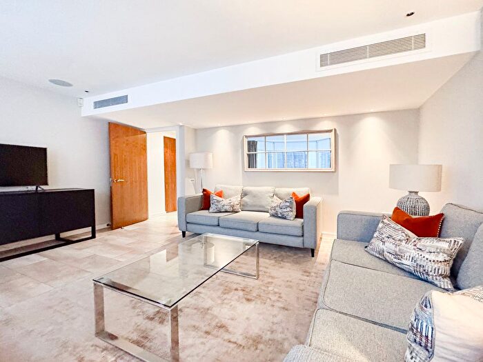 2 Bedroom Flat To Rent In Young Street, London, W8