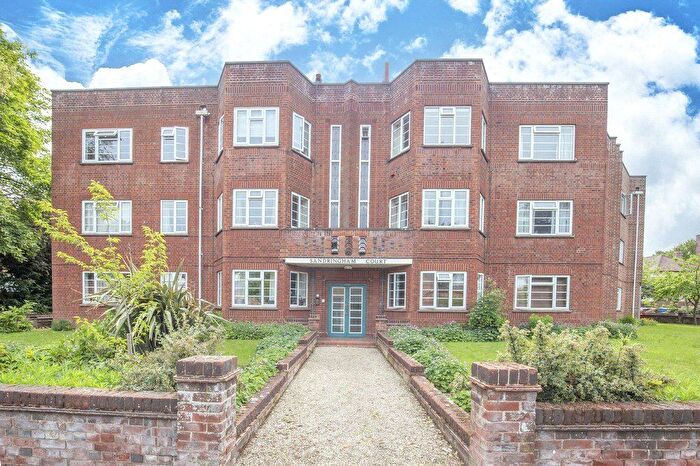 3 Bedroom Flat For Sale In Sandringham Court, Norwich, Norfolk, NR2