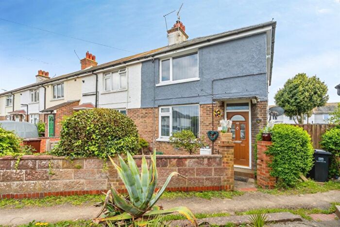 3 Bedroom Terraced House For Sale In Westloats Gardens, Bognor Regis, PO21