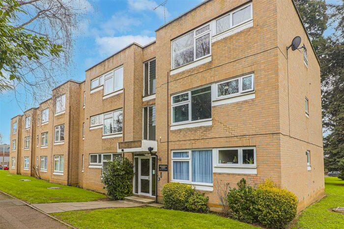 2 Bedroom Flat To Rent In Brunswick Court, Rawdon Drive, Hoddesdon, Hertfordshire, EN11