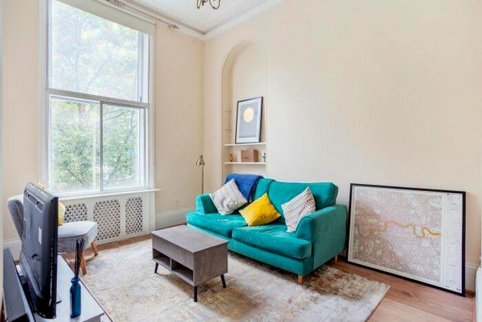 2 Bedroom Flat To Rent In Cromwell Road, Earls Court, SW5