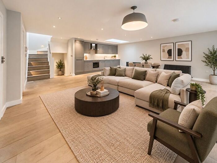 2 Bedroom Flat To Rent In Martin's Lane, Covent Garden, WC2N