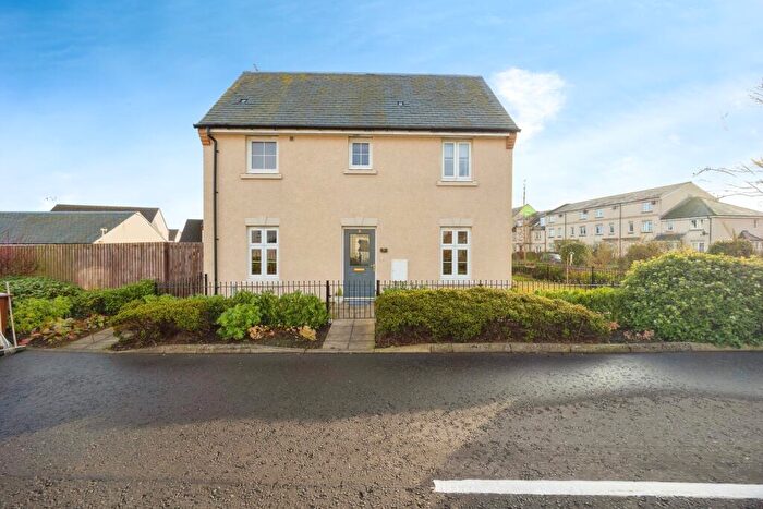 3 Bedroom End Of Terrace House For Sale In Burnbrae Terrace, Bonnyrigg, Midlothian, EH19