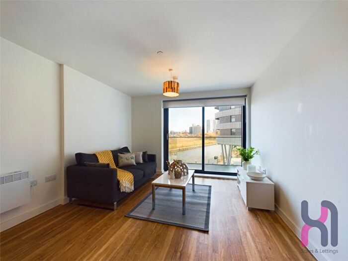 1 Bedroom Flat For Sale In Manchester Waters, Pomona Strand, Old Trafford, M16