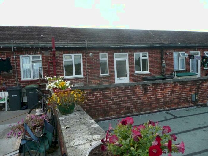 2 Bedroom Flat To Rent In Hambledon Parade, Hambledon Road, Waterlooville, Hampshire, PO7