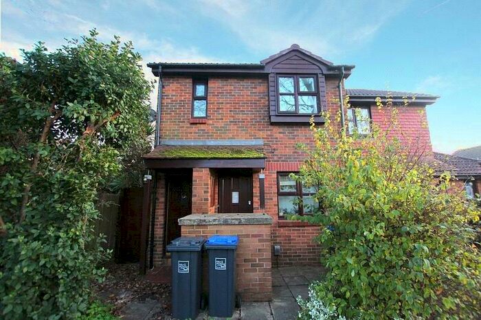 1 Bedroom Flat To Rent In Pilgrims Terrace, Canterbury Road, Worthing, West Sussex, BN13