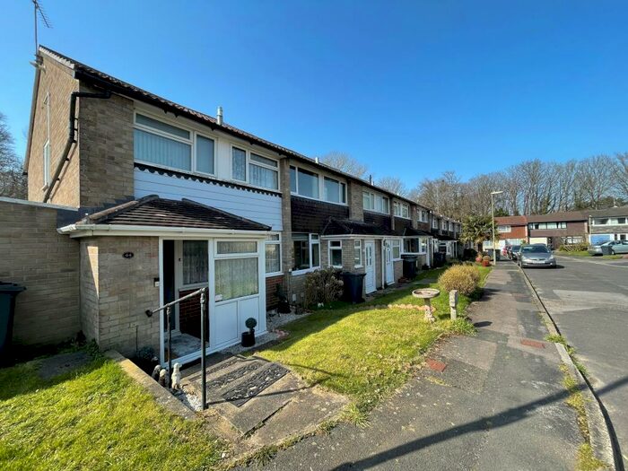 2 Bedroom End Of Terrace House To Rent In Purbrook Gardens, Purbrook, PO7