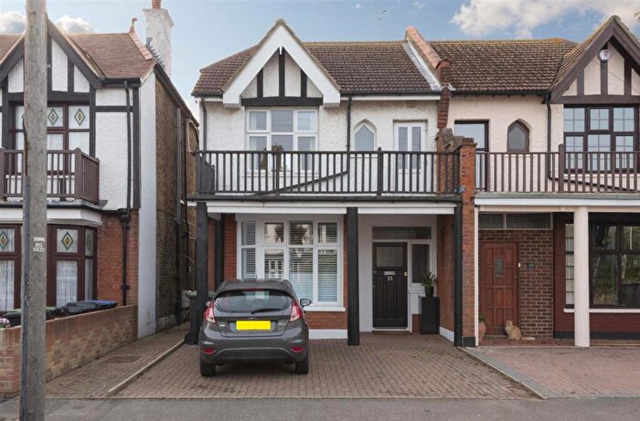 3 Bedroom Semi-Detached House For Sale In Stanley Road, Broadstairs, Kent, CT10