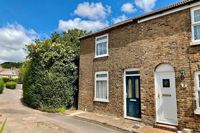 2 Bedroom End Of Terrace House For Sale In Mangers Place, Dover, CT16