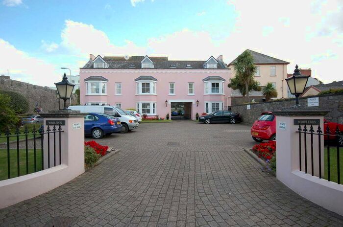 3 Bedroom Flat To Rent In Wimbledon Court, St. Florence Parade, Tenby SA70