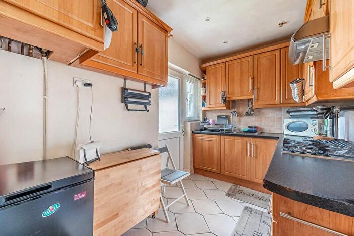 2 Bedroom Flat For Sale In Harrow View, North Harrow, Harrow, HA2
