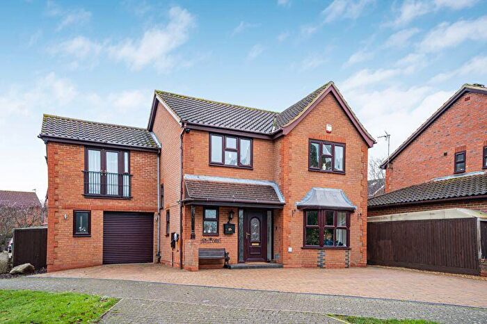 6 Bedroom Detached House For Sale In Blakeney Court, Tattenhoe, Milton Keynes, MK4