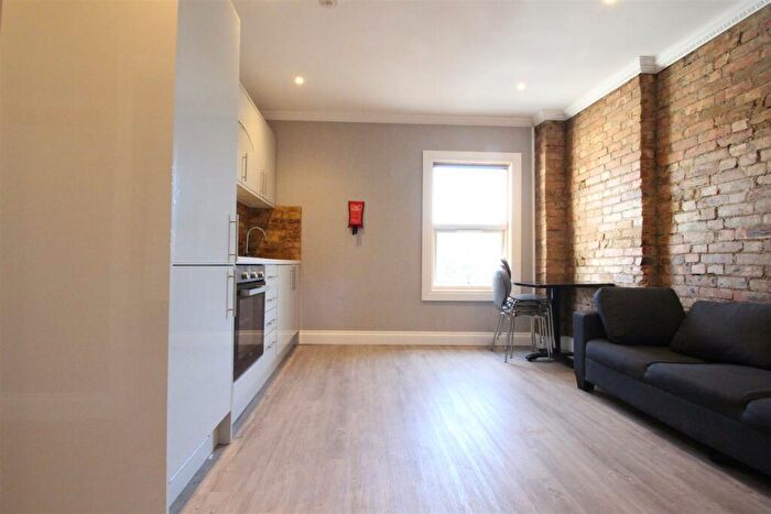 2 Bedroom Apartment To Rent In Wood Street, Walthamstow, E17