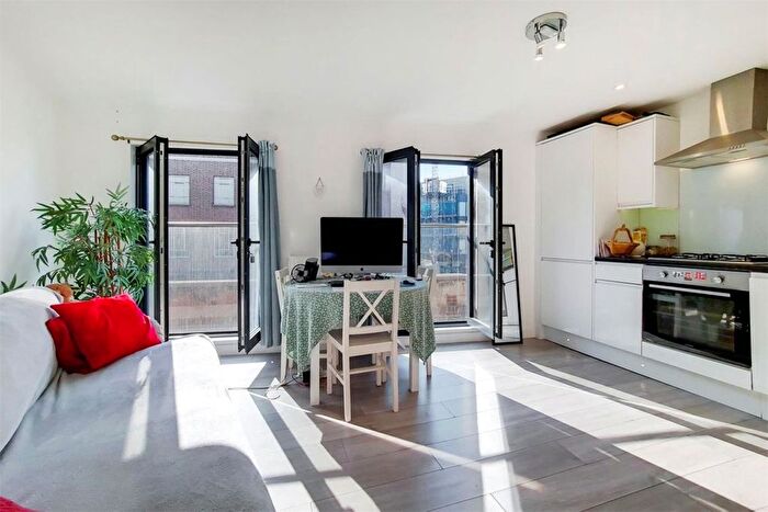 1 Bedroom Flat To Rent In Clarence Street, Kingston Upon Thames, KT1